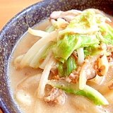 ゴマみそ仕立ての牛乳うどん